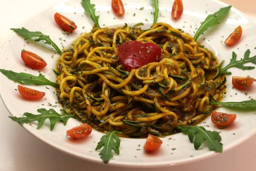 Mango - zucchini - persille - "pasta"