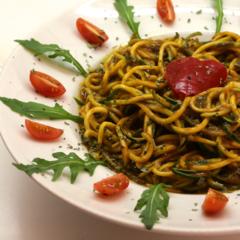 Mango - zucchini - persille - "pasta"