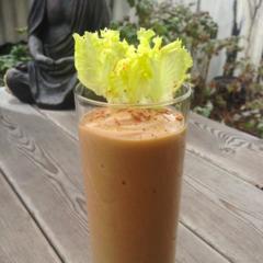 Æble - banan - johannesbrød - smoothie