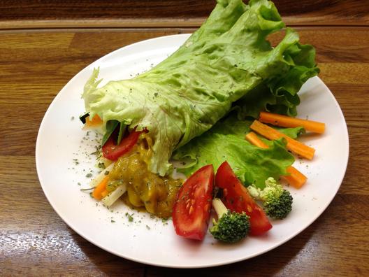 Vegetabilsk - wraps med Kaki - dild - sovs