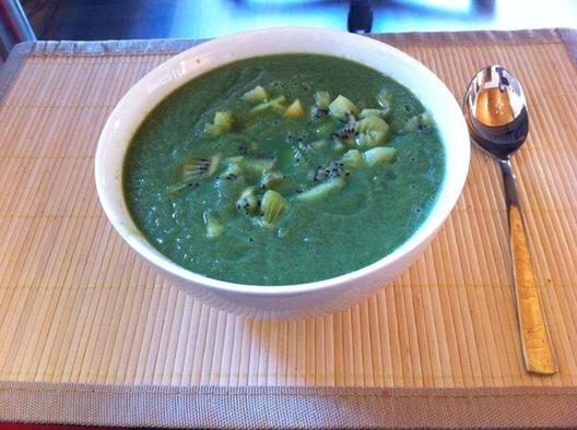 Agurk - kiwi - suppe